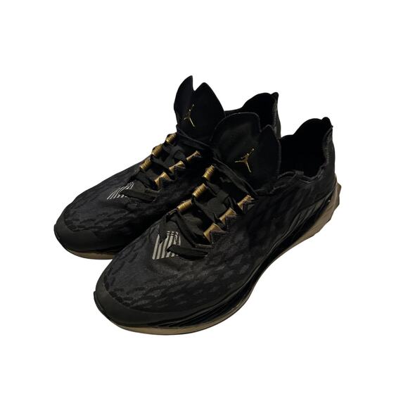 VGUC Jordan Zoom Trunner Ultimate Men’s Size 11 Black and Gold Sneaker Lace Up - Picture 1 of 9